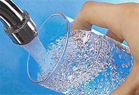 Чистая питьевая вода после фильтра